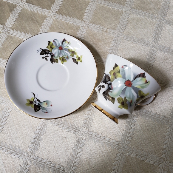 Bone china cup and saucer made in England by Windsor. - Picture 4 of 6